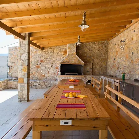 וילה Kivis Kivérion