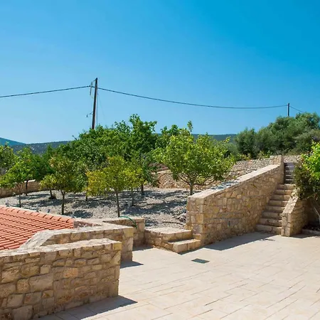 וילה Kivis Kivérion